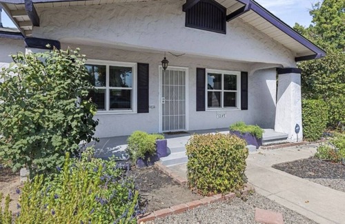 Fresno Casa | Sweet and cozy central location!