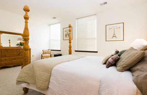 Royersford Condominio | Sweet City Retreat! Luxury Art Loft