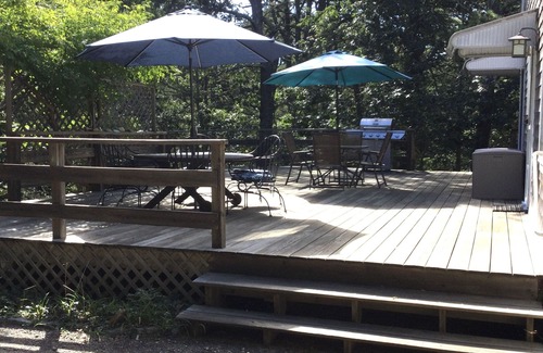 Wellfleet Casa | Sweet Comfortable Home in the Woods, Oceanside (CS0026)