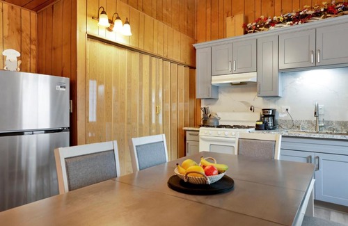 Big Bear Lake Casa | Sweet Retreat 1- Cozy Relaxing Resort Cabin