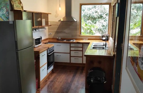 Upper Burringbar Casa | Sweetwater Cottage. A mountain escape. Near the Rail trail for bikes.