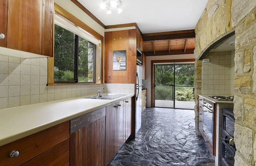 Woodford Casa | Sydney View - 70km from Sydney; 1000km from care!