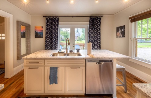 Sylva Casa | Sylva Stroll - Quaint, Historic, Mountain Home in the Heart of the Downtown