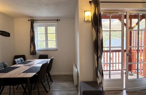 Cauterets Apartamento | T2 + alcôve. Balcon. Parking couvert. Piscine été.