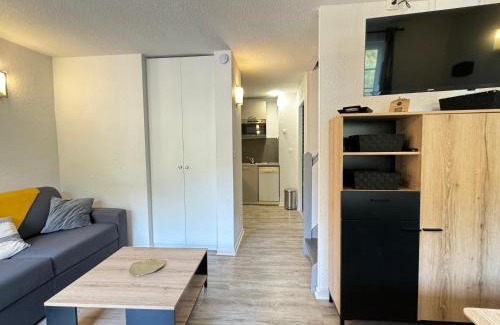 Cauterets Apartamento | T2 + alcôve. Balcon. Parking couvert. Piscine été.