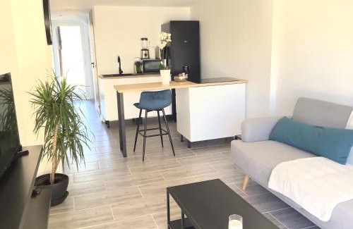 Les Angles Apartamento | T2 cuisine équipée jardin et parking privé proche Avignon