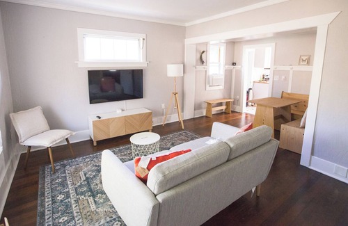 South End Casa | Tacoma Garden Home - Quiet getaway with quick access to downtown and freeways