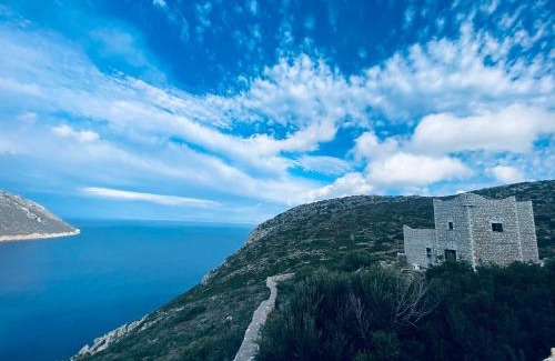 Omales Casa | Taenarioum antico