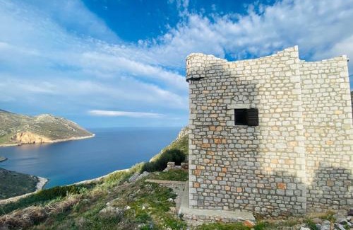 Omales Casa | Taenarioum antico