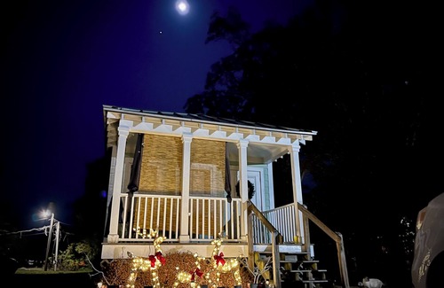 Lyon Casa | Take it easy in the heart of the Delta! Come visit us in the Home of the Blues!