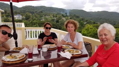 Montego Bay Villa | Takuma Boutque Hotel Hotel Rooms & Suites