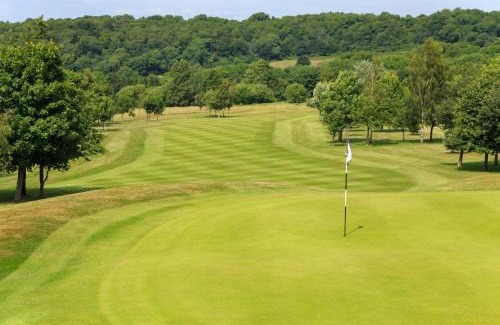 Lulsgate Bottom Hotel | Tall Pines Lodges