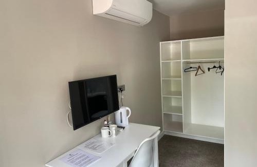 Lulsgate Bottom Hotel | Tall Pines Lodges