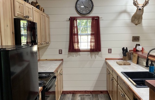 Hilham Cabina | Talley's Cabins and Breakfast By Dale Hollow Lake. Right Where You Want To Be!