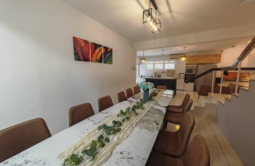 Kuala Lumpur Villa | Taman Duta KL Deluxe Villa by uBook