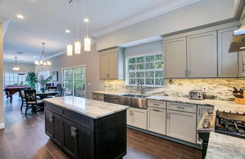 Old Seminole Heights Casa | ** Tampa Riverfront Mansion ** Piscina / Jacuzzi / Kayaks / Mesa de billar