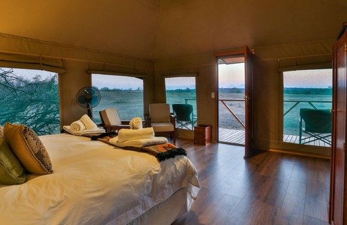 Thorny Bush Game Reserve Otro | Tangala Safari Camp