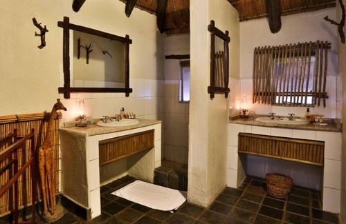 Thorny Bush Game Reserve Otro | Tangala Safari Camp