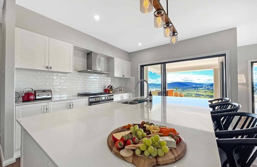 Glendon Brook Casa | Tangory Rise - The most amazing view!