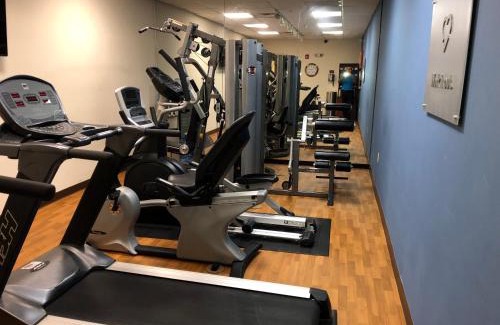 Mahwah Hotel | Tapa Hotel, Inn & Suites
