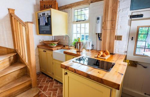 Ipswich Casa | Taper House - Cosy Medieval Cottage