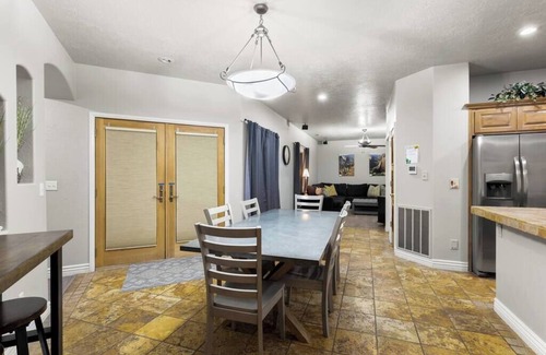 Hurricane Casa | Capacidad para 18 personas, piscina privada, (cerca de Zions y Sand Hollow)