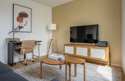 Wipkingen Apartamento | Tasteful Wipkingen 2.5BR w/ Storage & W/D, nr Market, by Blueground