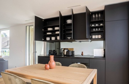 Wipkingen Apartamento | Tasteful Wipkingen 2.5BR w/ Storage & W/D, nr Market, by Blueground