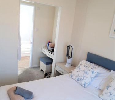 Dogdyke Apartamento | Tattershall Lakeside Lodge Indulgent wheelchair accessible 8 berth with Hot Tub