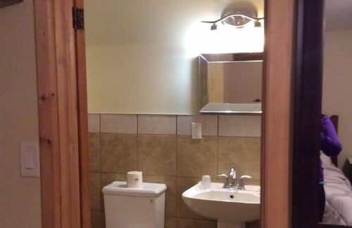 Waubaushene Hotel | Tay Motel