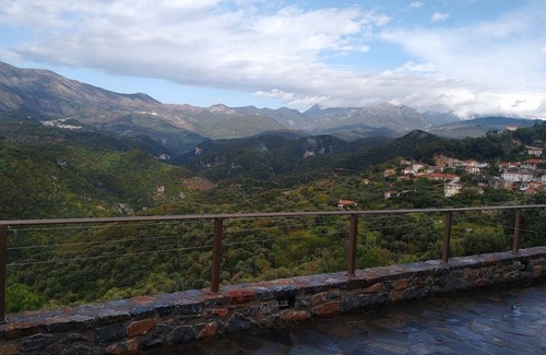 Sminos Apartamento | Taygetos' Porch: a small house with majestic view and relaxing environment