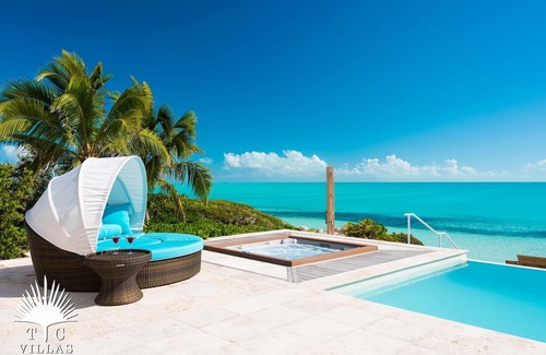 Long Bay Hills Casa | Villa Isla / Paraíso Tropical Inmersivo / Frente a la playa en Long Bay Beach