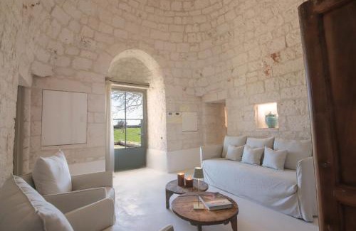 Martina Franca Villa | TD I Coni di Pinurè Trulli with Scenic Valley View