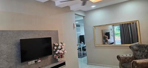 Kampung Banjar Casa | TELUK INTAN LANDED LUXURY HOMESTAY 3BEDROOM