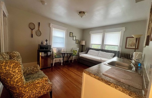 Cliff Walk Condominio | Tennis Hall of Frame 1-bedroom