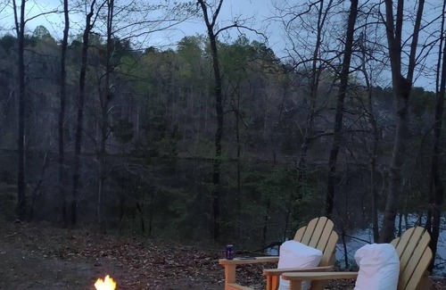 Hurdle Mills Alquiler De RV | Tentrr Signature Site - Shangri-La