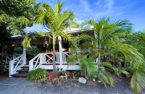 Dickenson Bay Cabaña | TERRA COTTAGE Caribbean Cottage - enorme porche cubierto y piscina privada y drivewa