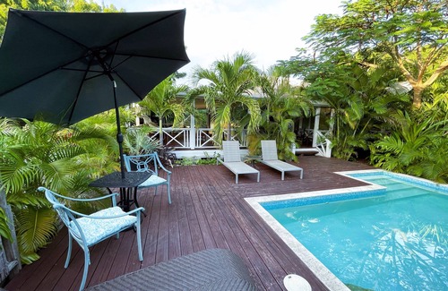 Dickenson Bay Cabaña | TERRA COTTAGE Caribbean Cottage - enorme porche cubierto y piscina privada y drivewa