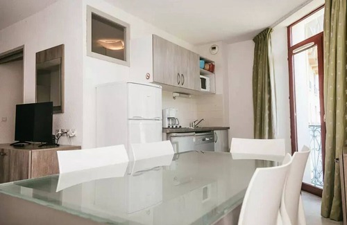 Allevard Apartamento | Terres de France - Appart'Hotel le Splendid - 2 Room Apartment 4 People double bed
