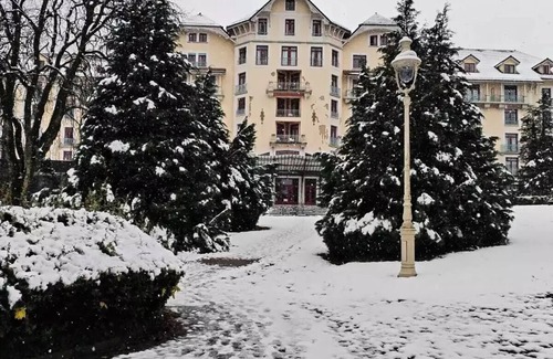 Allevard Apartamento | Terres de France - Appart'Hotel le Splendid - 2 Room Apartment 4 People double bed