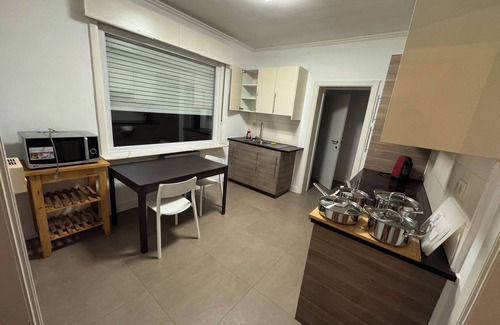 Zelzate Apartamento | Terrific 4-bedroom apartment in Zelzate