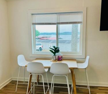 Sunrise Beach Casa | Terrific lake view On the shoreline