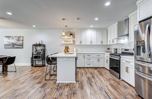 Foster Place Casa | Texas Two-Step: Near NRG/ Full Game Room/ Lounge+Fire Pit