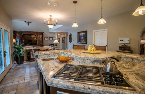 Carbondale Casa | Thanksgiving Dates Open for the First Time in Years!