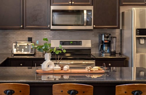 Porterville Casa | The Agave Zen, BBQ, Hot Tub, Xbox +!