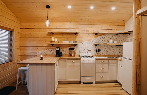 Badger Cabina | The Alaskan Hideaway - As Seen On YouTube