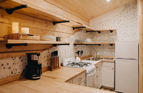 Badger Cabina | The Alaskan Hideaway - As Seen On YouTube