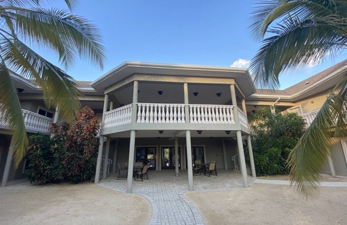 West End Apartamento | The Alexander - # 201 Suite de 2 habitaciones
