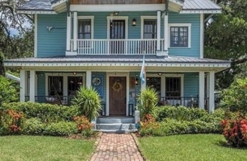South Seminole Heights Casa | The “Amanda House” historic 1926 restored beauty 5 minutes from Armature Works