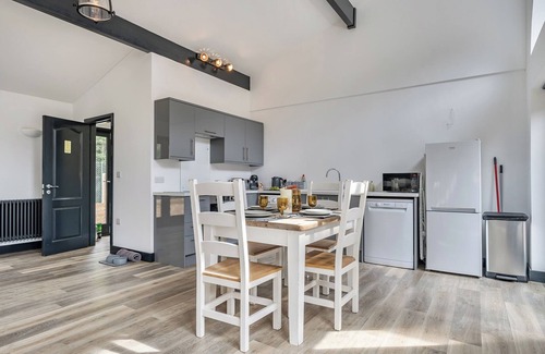 Wimborne Cabaña | THE ANNEX, pet friendly, with a garden in Wimborne Minster